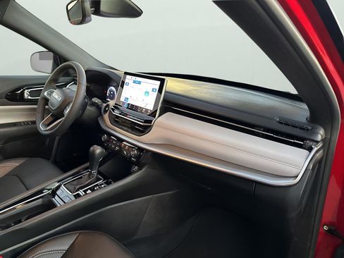 Used 2025 Jeep Compass Limited w/ Elite Group image 14