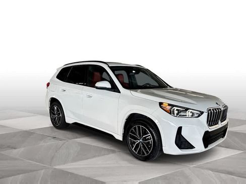 Used 2025 BMW X1 xDrive28i AWD/4WD image 2