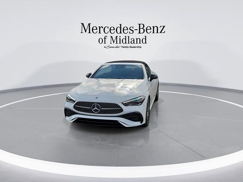 Used 2025 Mercedes-Benz CLE 300 4MATIC Cabriolet image 4