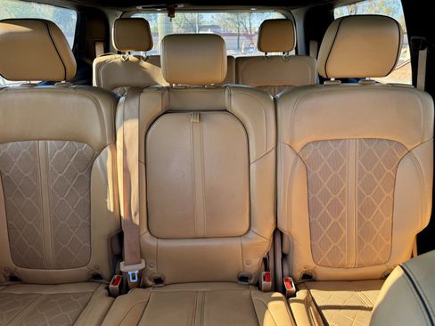 Used 2022 Jeep Grand Wagoneer Series III w/ Flexible Seating Group image 18