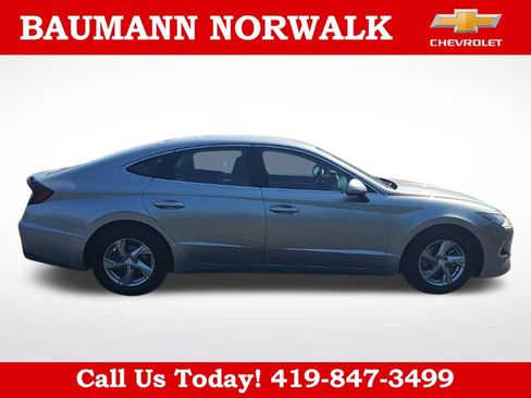 Used 2022 Hyundai Sonata SE w/ Cargo Package FWD image 5