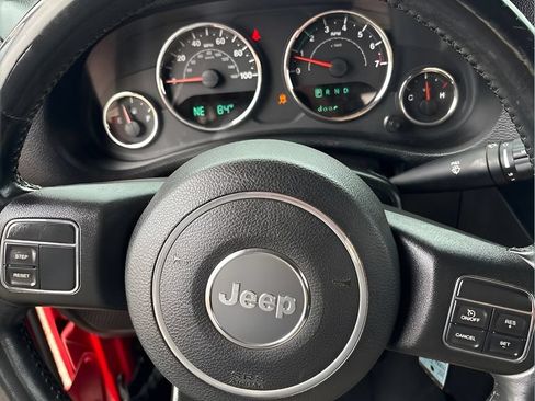 Used 2015 Jeep Wrangler Sport w/ Quick Order Package 24S AWD/4WD image 17