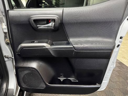 Used 2020 Toyota Tacoma TRD Sport w/ Technology Package image 51