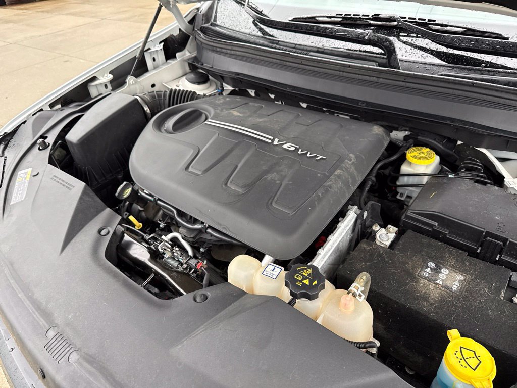 Used 2019 Jeep Cherokee Trailhawk w/ Cold Weather Group AWD/4WD image 49