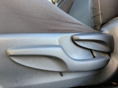 Used 2018 Toyota RAV4 XLE w/ Plus Extra Value Package FWD image 25