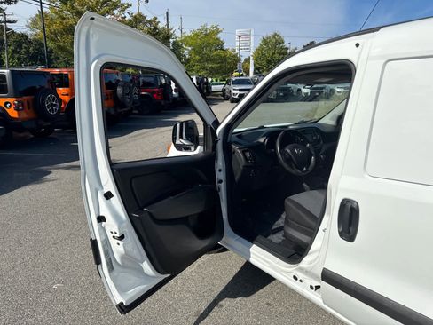 Used 2021 RAM ProMaster City Tradesman image 11