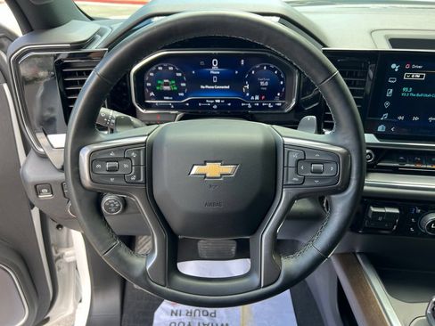 Used 2024 Chevrolet Silverado 1500 High Country w/ Z71 Off-Road Package AWD/4WD image 11