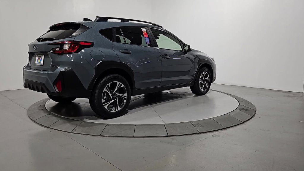 Used 2024 Subaru Crosstrek 2.0i Premium AWD/4WD image 5