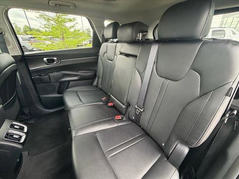 Used 2026 Kia Sorento S w/ S Panoramic Sunroof Package FWD image 7