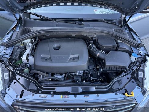 Used 2017 Volvo XC60 T6 Dynamic w/ Advanced Package image 16