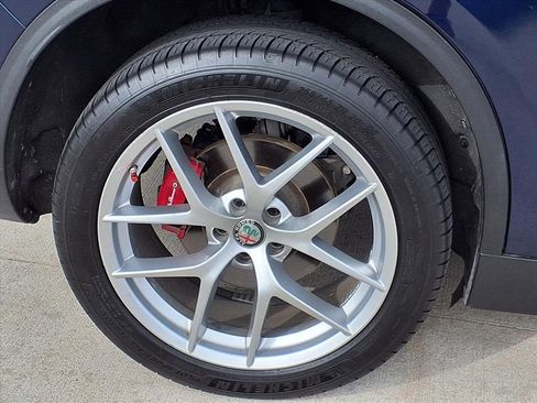 Used 2018 Alfa Romeo Stelvio Ti Sport image 6