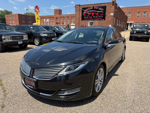 Used 2013 Lincoln MKZ AWD image 2