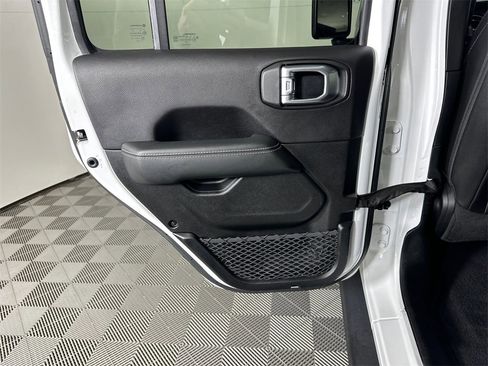 Used 2019 Jeep Wrangler Unlimited Sahara w/ Quick Order Package 24M Moab image 21