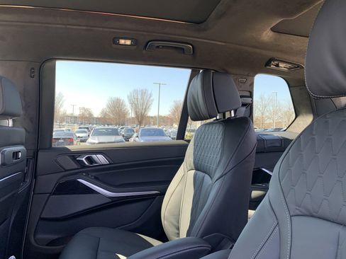 Certified 2025 BMW X7 xDrive40i w/ M Sport Package AWD/4WD image 33