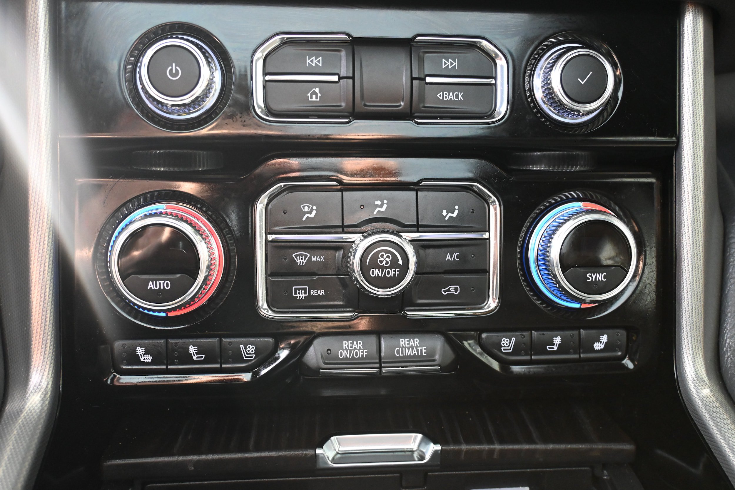 Used 2022 GMC Yukon Denali w/ Max Trailering Package AWD/4WD image 18