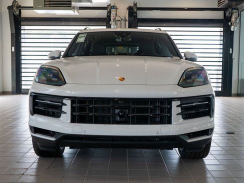 New 2025 Porsche Cayenne AWD/4WD image 8