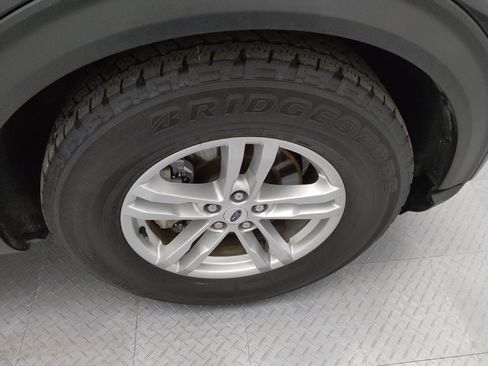 Used 2023 Ford Explorer XLT image 31