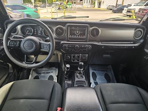 Used 2018 Jeep Wrangler Unlimited Sport S AWD/4WD image 25
