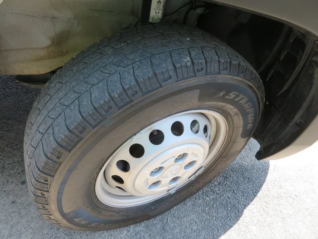 Used 2024 RAM ProMaster 2500 w/ Convenience Group FWD image 13