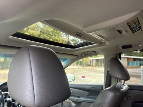 Used 2011 Honda Odyssey EX-L image 21