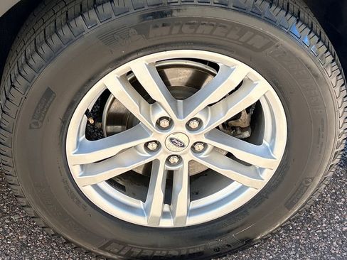 Used 2020 Ford Explorer XLT w/ Equipment Group 202A image 15