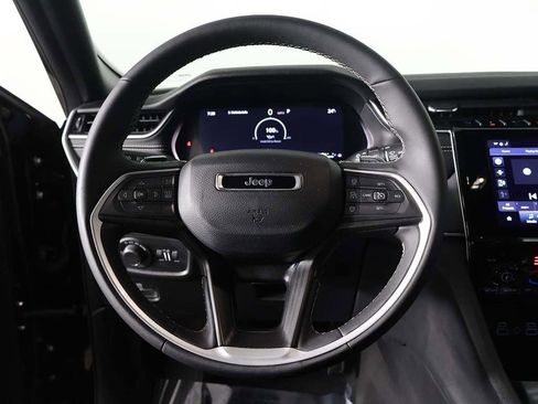 Used 2024 Jeep Grand Cherokee L Laredo image 41