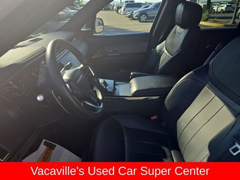 Used 2025 Land Rover Range Rover Sport SE AWD/4WD image 9