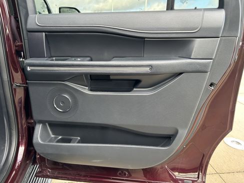 Used 2024 Ford Expedition Max XLT image 19