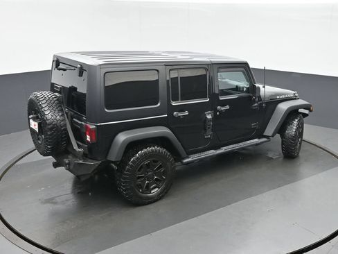 Used 2016 Jeep Wrangler Unlimited Rubicon w/ Connectivity Group AWD/4WD image 34
