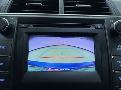 Used 2017 Toyota Camry SE FWD image 16
