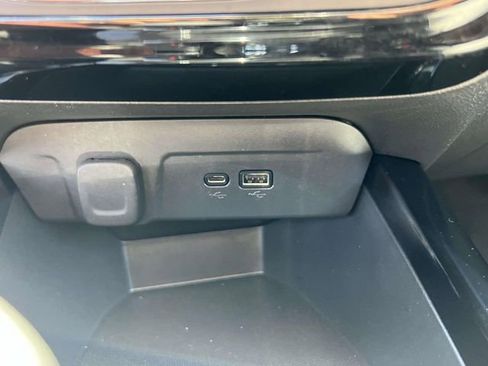 Certified 2024 Chevrolet Trax LT w/ Driver Confidence Package FWD image 30