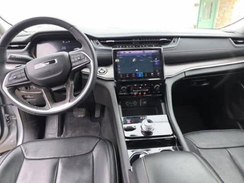 Used 2023 Jeep Grand Cherokee L Limited w/ Luxury Tech Group II image 9