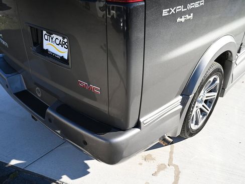 Used 2018 GMC Savana 2500 LS image 12