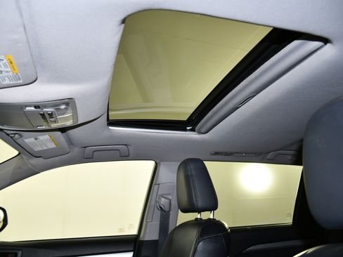 Used 2016 Toyota Highlander XLE image 39