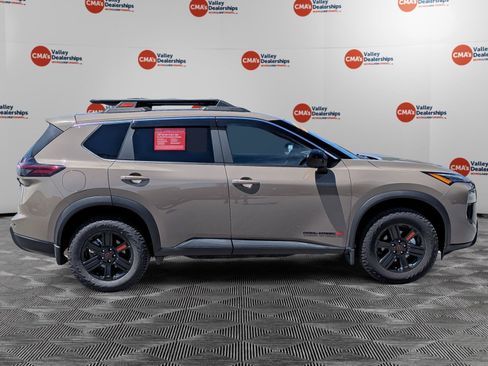 Used 2026 Nissan Rogue SV AWD/4WD image 4