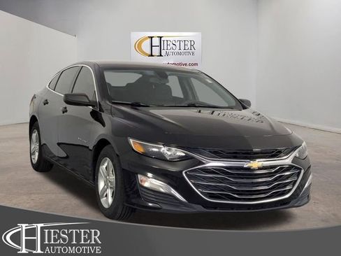 Used 2022 Chevrolet Malibu LS FWD image 1