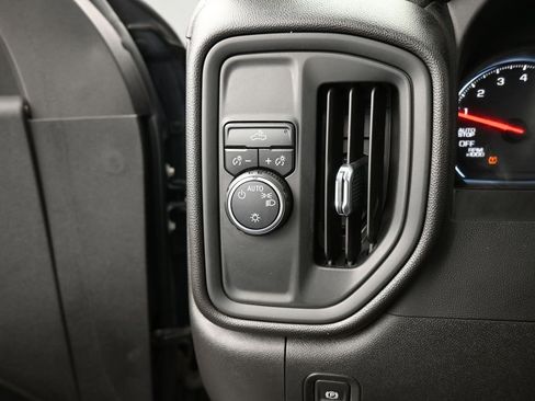 Used 2022 Chevrolet Silverado 1500 Custom image 33
