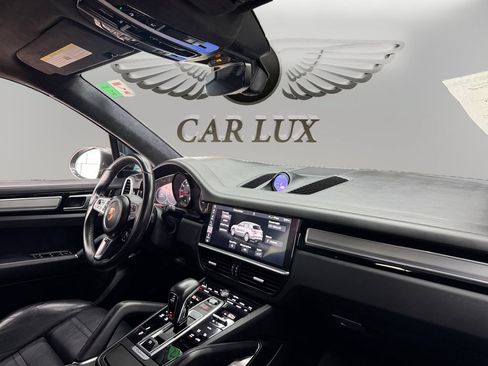 Used 2019 Porsche Cayenne Turbo AWD/4WD image 17
