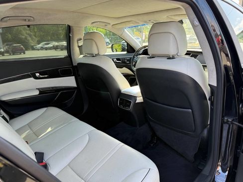 Used 2015 Kia K900 Luxury image 15