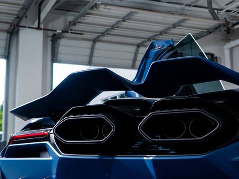 Used 2024 Lamborghini Revuelto image 29