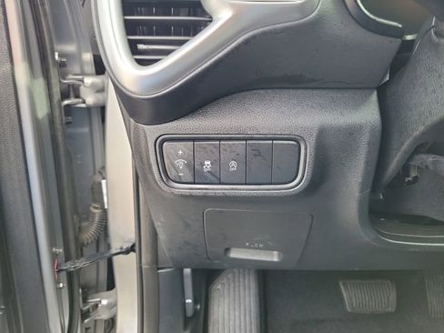 Used 2025 Kia Soul LX w/ LX Technology Package image 13