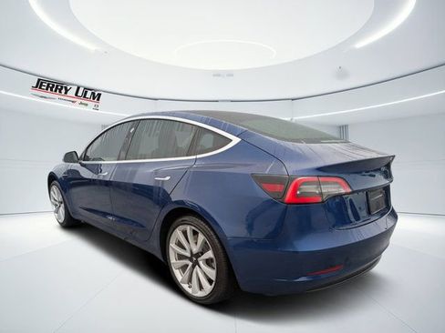 Used 2020 Tesla Model 3 Standard Range Plus image 5