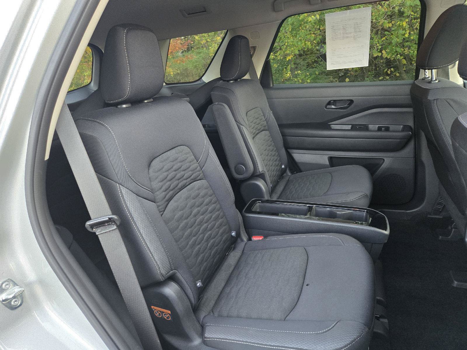 Used 2025 Nissan Pathfinder SV w/ SV Premium Package AWD/4WD image 29