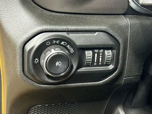 Used 2020 Jeep Wrangler Unlimited Willys image 6