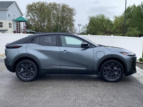 New 2026 Subaru Uncharted AWD image 7