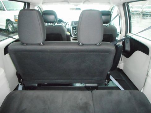 Used 2017 Dodge Grand Caravan SE w/ Power Window Group image 25