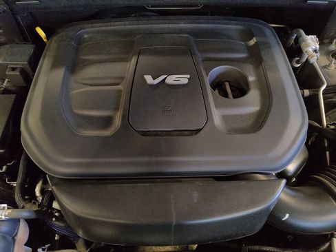 Used 2017 Jeep Grand Cherokee Laredo w/ Quick Order Package 2BE image 30