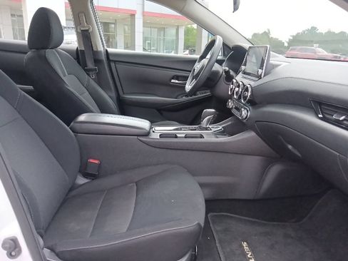 Used 2024 Nissan Sentra SV FWD image 29