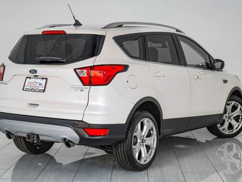 Used 2019 Ford Escape Titanium image 6