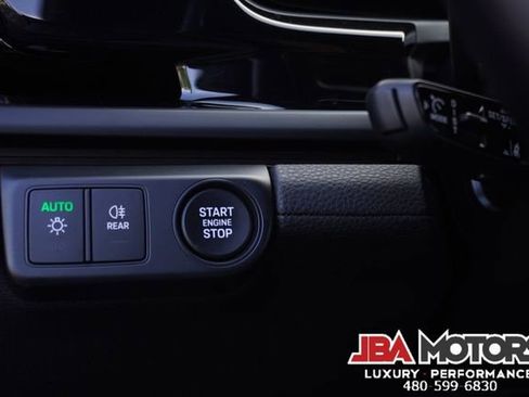 Used 2025 Porsche Panamera 4 image 21